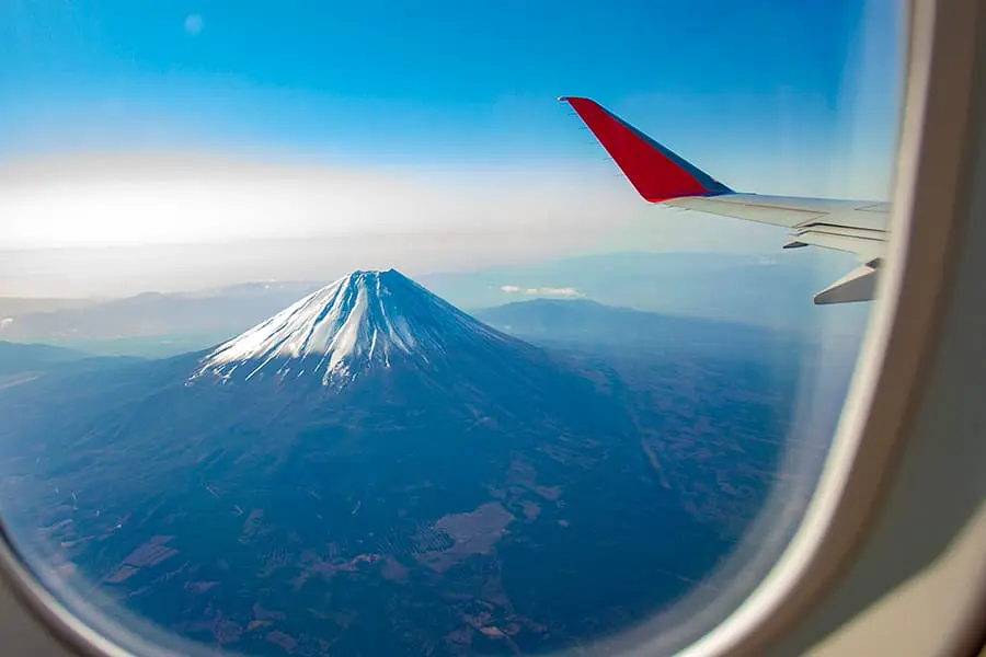 富士山静岡空港 特製「富士山遊覧フライトツアー」特別航路で富士山 